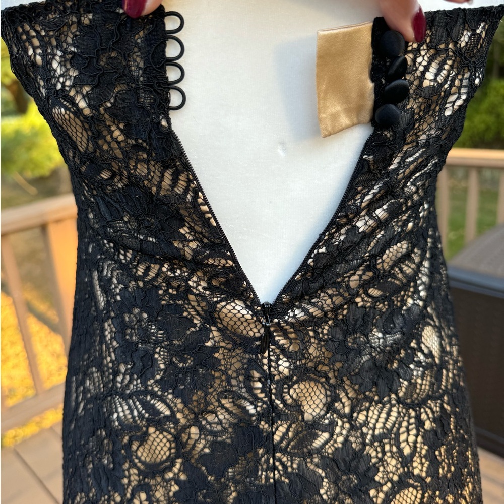 Bloomingdale’s Black Halter Dress size 4 Perfect for the holidays - Picture 5 of 7